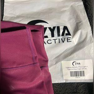 Zyia Lipgloss Metallic Plus LNT Capris Size 4